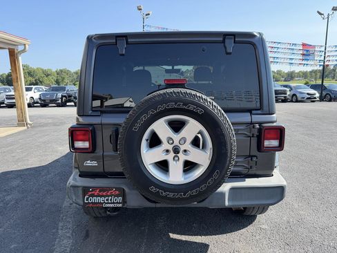Used 2021 Jeep Wrangler Sport AWD/4WD image 5