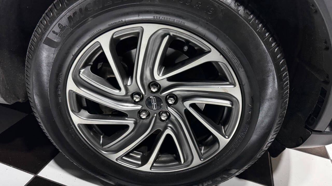 Used 2021 Lincoln Aviator AWD image 27