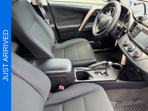 Used 2015 Toyota RAV4 LE FWD image 16