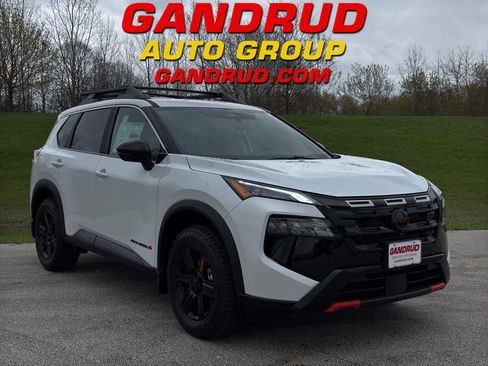 New 2026 Nissan Rogue SV AWD/4WD image 1