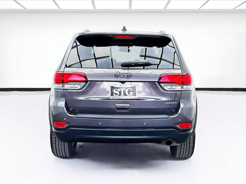 Used 2020 Jeep Grand Cherokee Laredo image 5