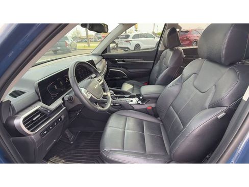 Used 2024 Kia Telluride EX w/ EX Captain's Chair Package AWD/4WD image 34