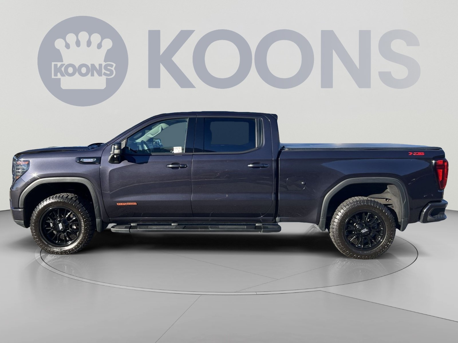 Used 2023 GMC Sierra 1500 Elevation w/ Elevation Premium Package AWD/4WD image 2