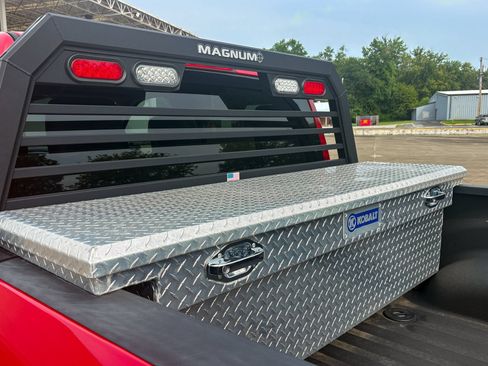 Used 2018 RAM 2500 Tradesman w/ Chrome Appearance Group AWD/4WD image 9