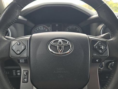Used 2017 Toyota Tacoma TRD Off-Road w/ Tow Package (A/T) AWD/4WD image 20