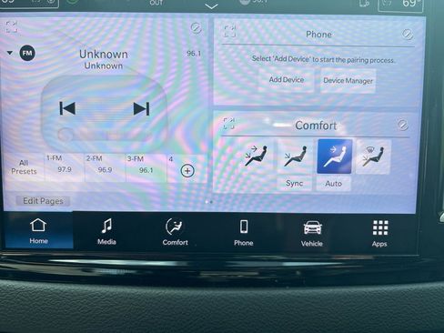 Used 2025 Chrysler Pacifica Select FWD image 16