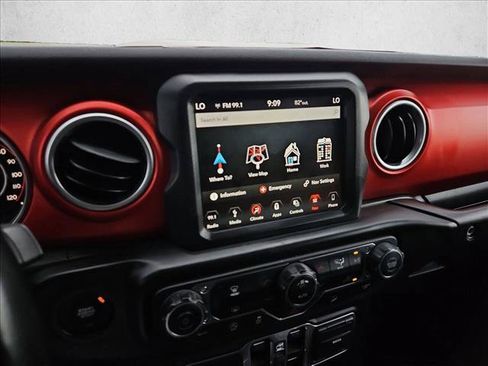 Used 2018 Jeep Wrangler Unlimited Rubicon AWD/4WD image 13
