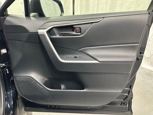 Used 2025 Toyota RAV4 LE image 55