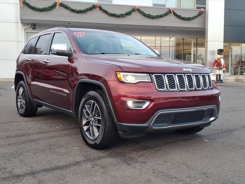 Used 2017 Jeep Grand Cherokee Limited w/ Luxury Group II image 2