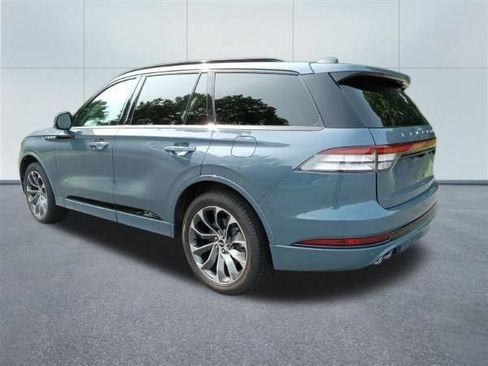 Used 2025 Lincoln Aviator AWD w/ Jet Appearance Package image 3