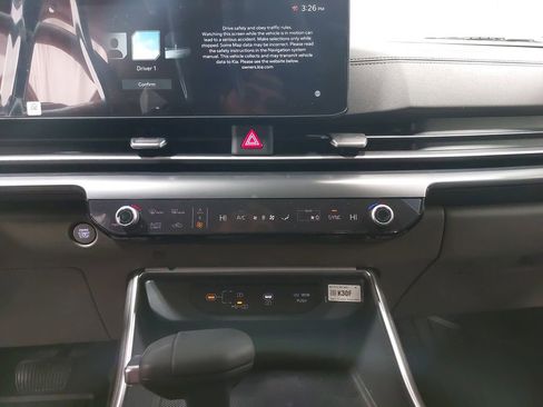 New 2026 Kia Carnival FWD image 21
