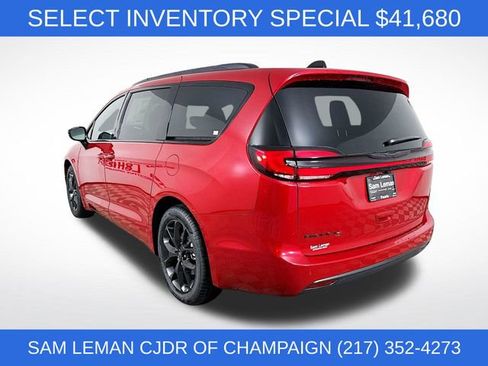New 2026 Chrysler Pacifica Select w/ S Appearance Package FWD image 5