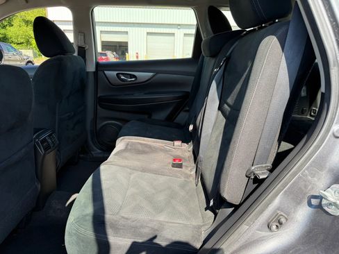Used 2016 Nissan Rogue SV FWD image 21