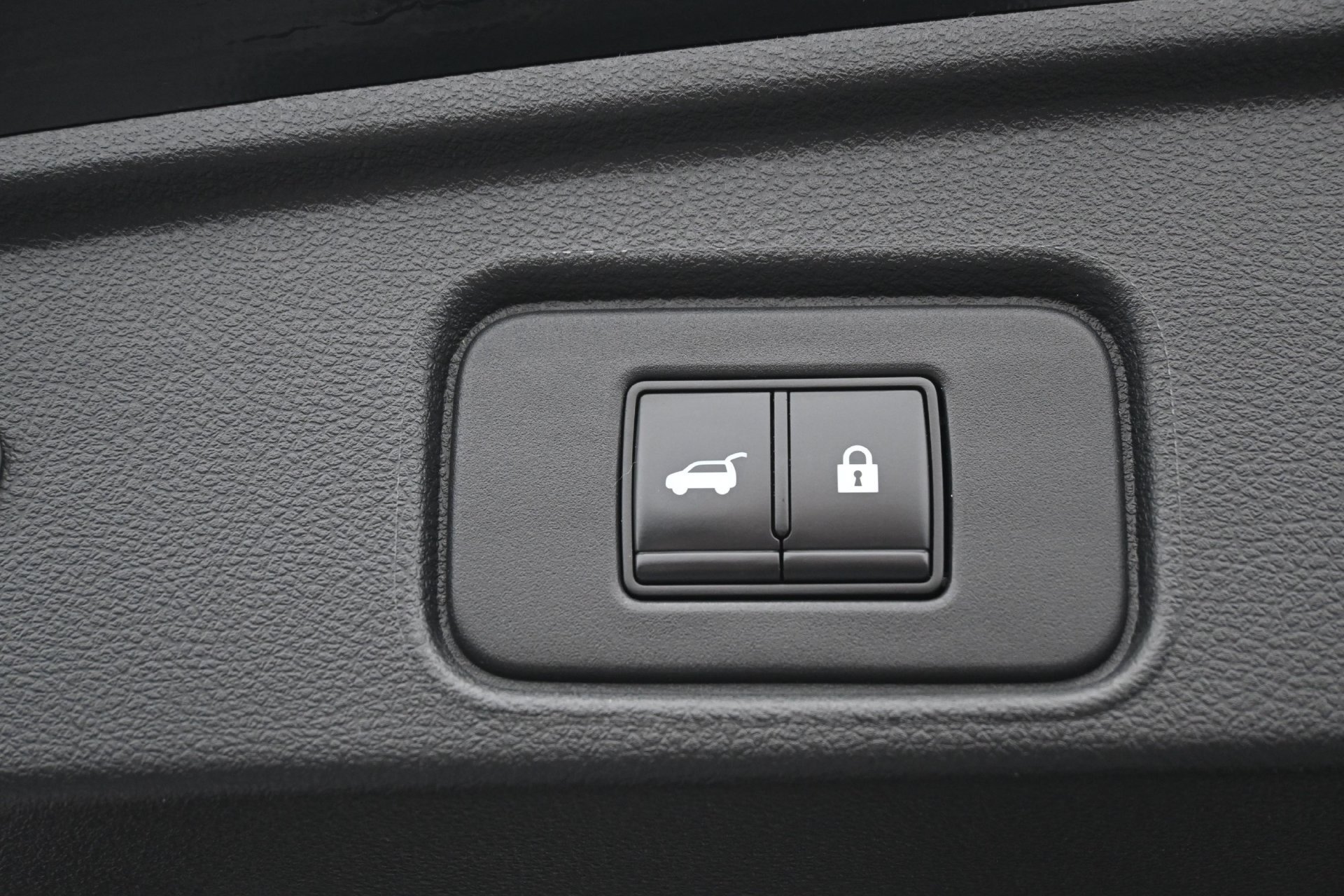 Used 2022 Nissan Pathfinder Platinum AWD/4WD image 16