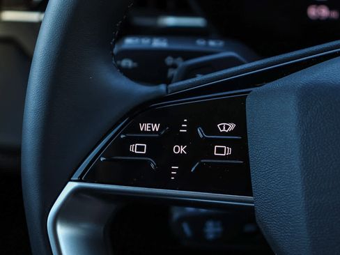 New 2025 Audi Q6 e-tron Premium Plus image 18