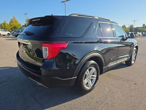 Used 2023 Ford Explorer XLT w/ Equipment Group 202A image 7