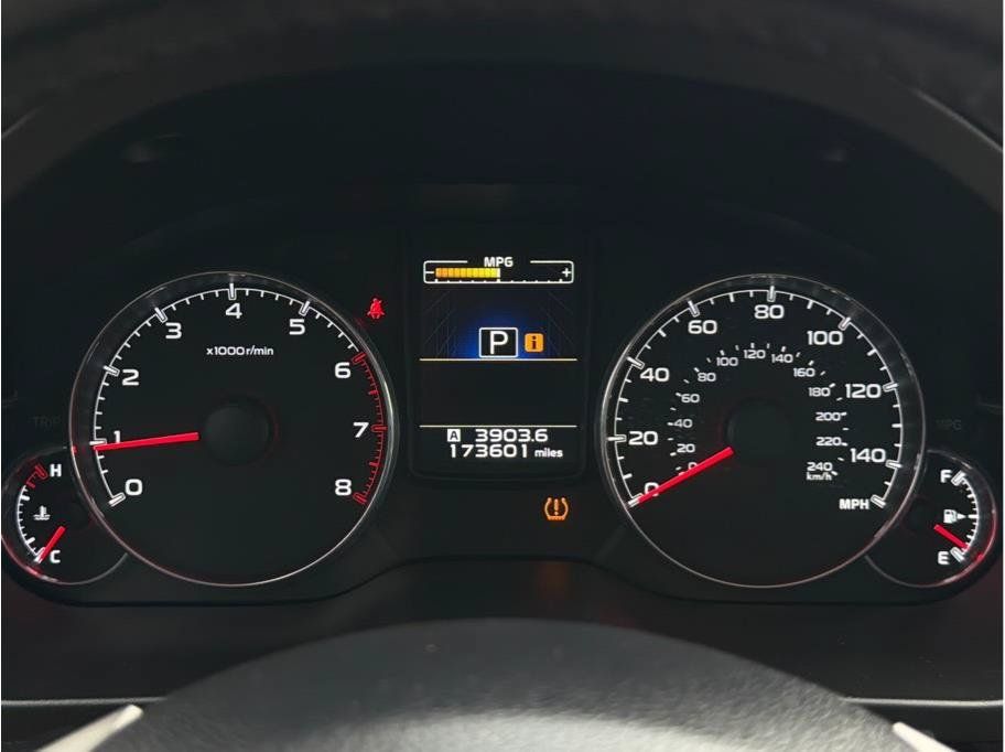 Used 2014 Subaru Outback 2.5i Limited AWD/4WD image 15