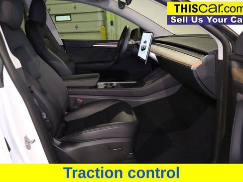 Used 2024 Tesla Model Y Long Range image 19