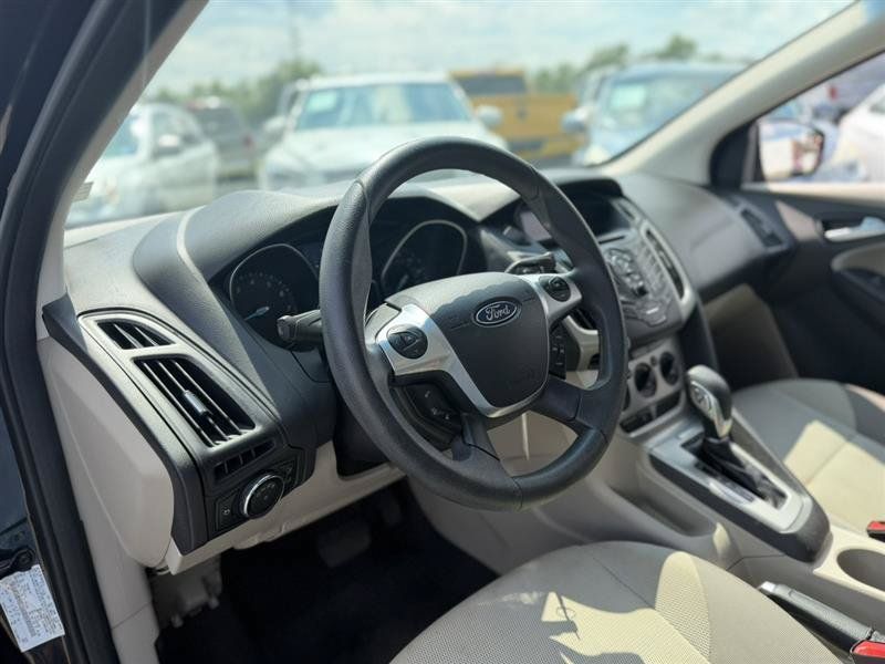 Used 2013 Ford Focus SE w/ Cargo Management Pkg FWD image 21