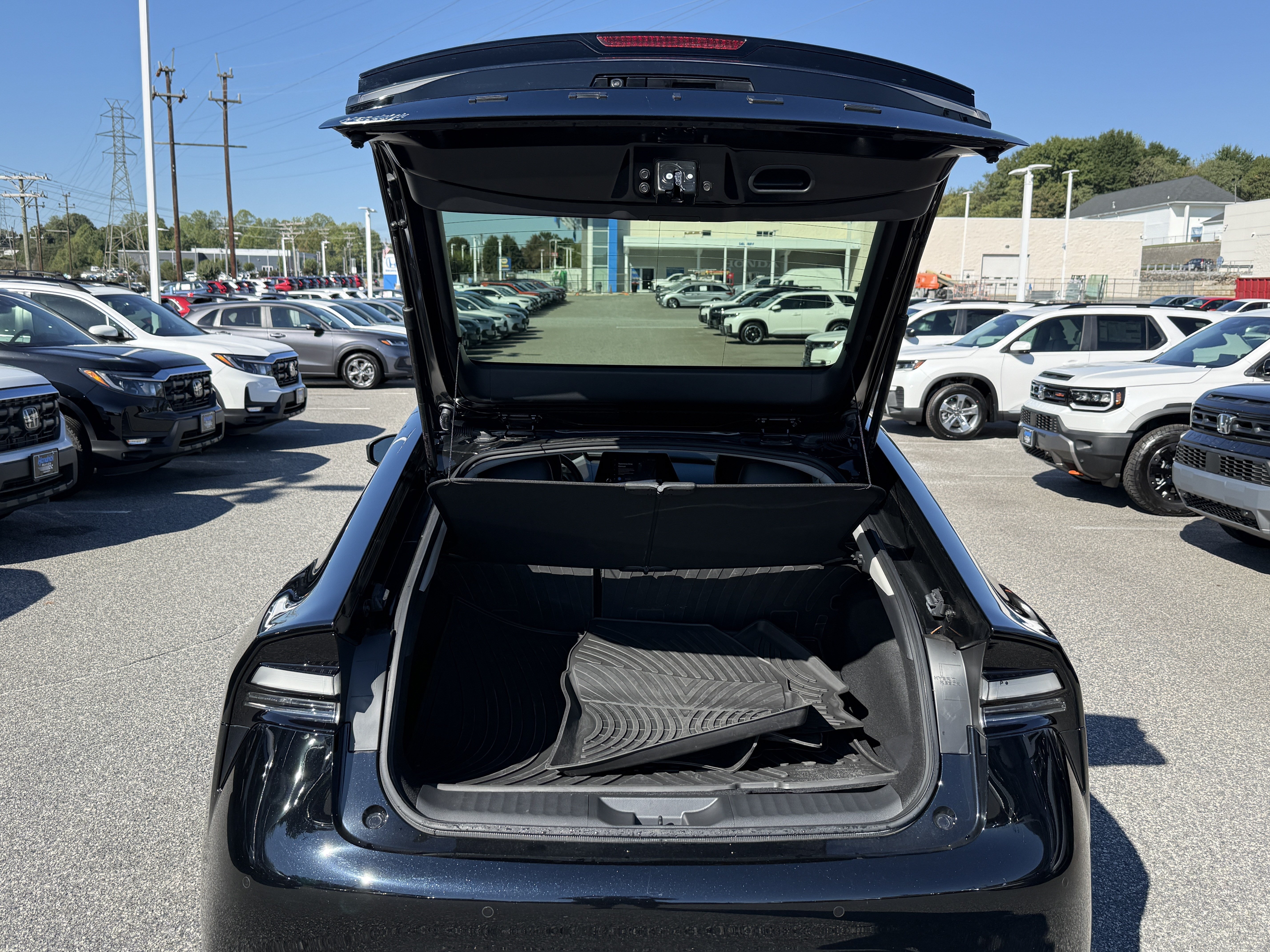 Used 2024 Toyota Prius Prime FWD image 32