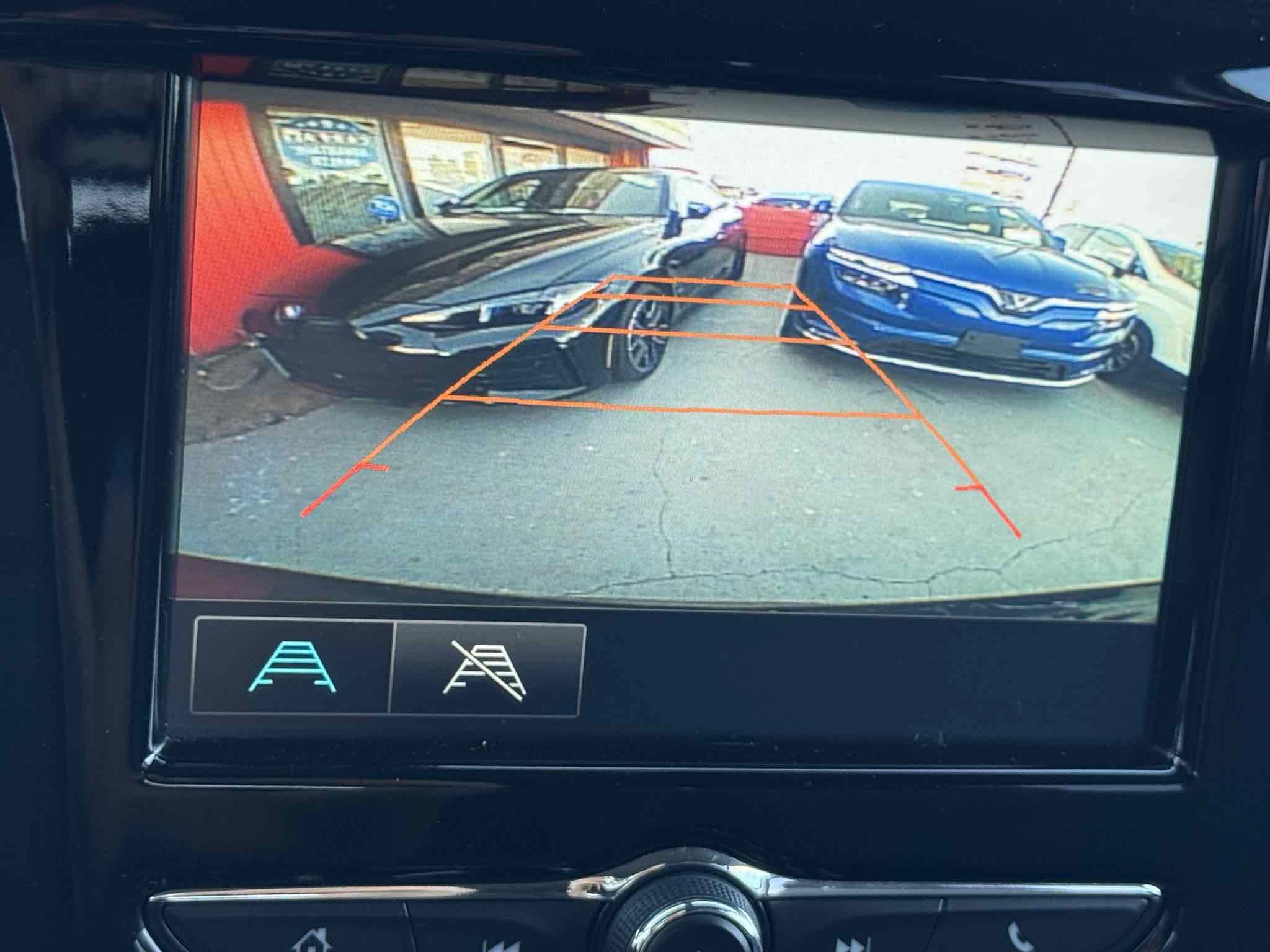 Used 2018 Chevrolet Traverse LS FWD image 7