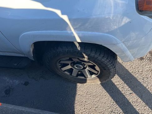 Used 2018 Toyota 4Runner TRD Off-Road Premium image 7