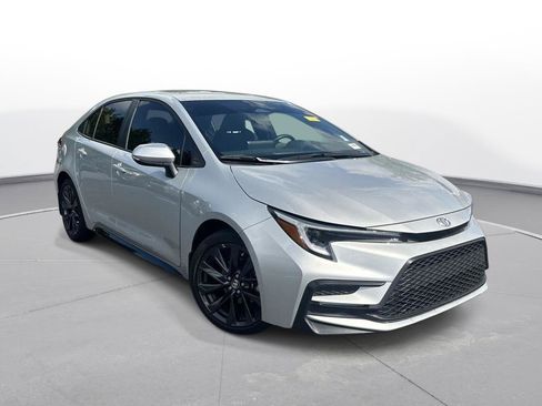 Certified 2025 Toyota Corolla SE FWD image 4