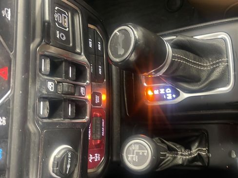 Used 2021 Jeep Wrangler Unlimited Rubicon 4xe w/ Cold Weather Group AWD/4WD image 18