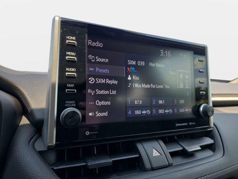 Used 2022 Toyota RAV4 XLE w/ Convenience Package AWD/4WD image 21
