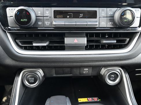 Used 2025 Toyota Grand Highlander FWD image 26