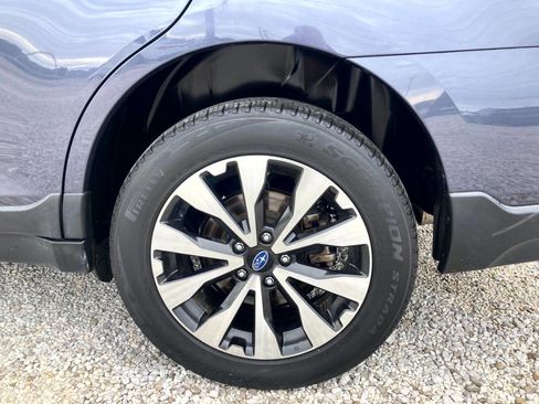 Used 2017 Subaru Outback 2.5i Limited AWD/4WD image 19