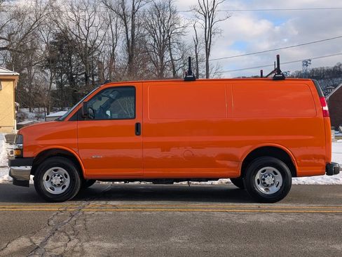 Used 2020 Chevrolet Express 2500 w/ Driver Convenience Package image 9