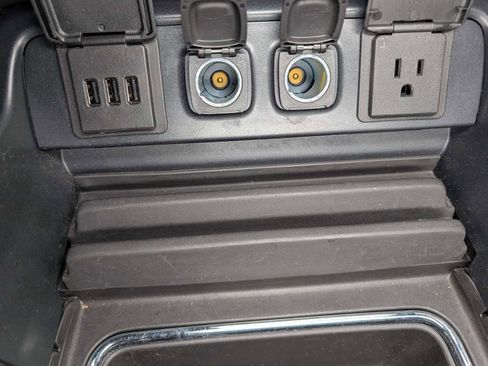 Used 2015 GMC Sierra 1500 SLT w/ SLT Preferred Package image 28