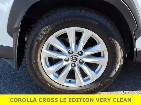 Used 2023 Toyota Corolla Cross LE w/ Moonroof Package image 8