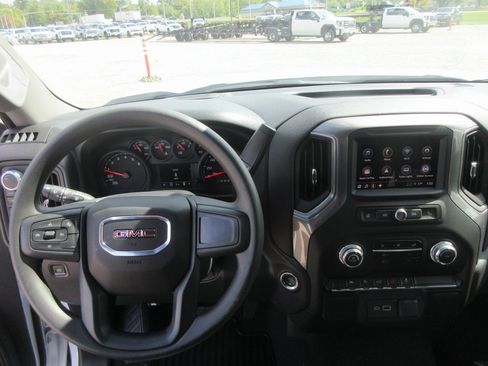 New 2026 GMC Sierra 1500 Pro w/ Pro Value Package image 14