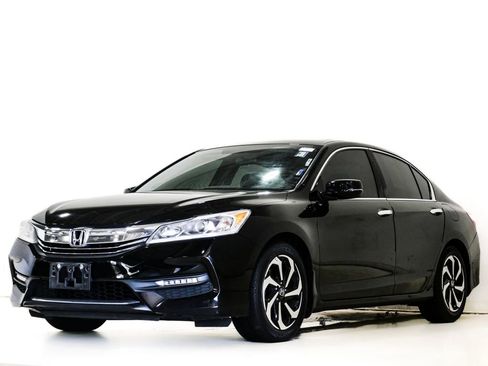 Used 2016 Honda Accord EX image 3