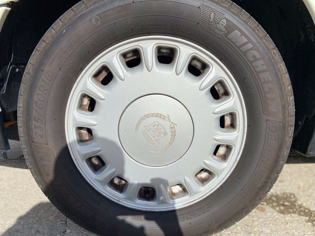 Used 1993 Cadillac Allante FWD image 10