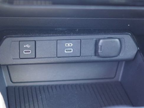 Used 2024 Toyota Prius LE FWD image 27