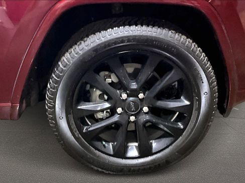 Used 2020 Jeep Grand Cherokee Altitude image 34