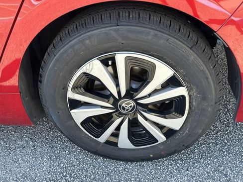Used 2018 Toyota Prius Prime Plus image 10
