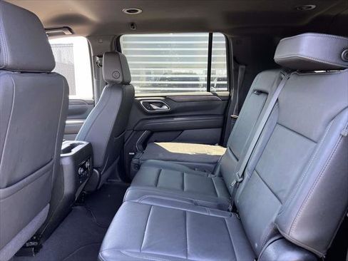 Used 2024 Chevrolet Suburban LT AWD/4WD image 15