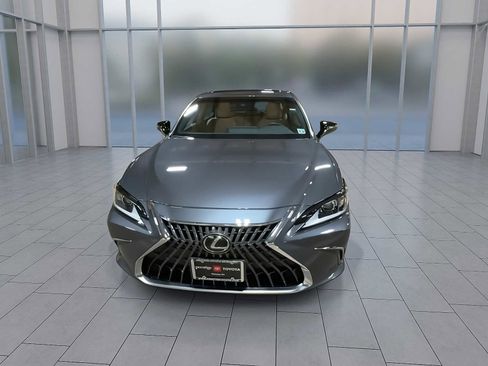 Used 2023 Lexus ES 350 w/ Premium Package FWD image 3