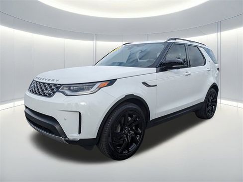 Used 2025 Land Rover Discovery S image 1