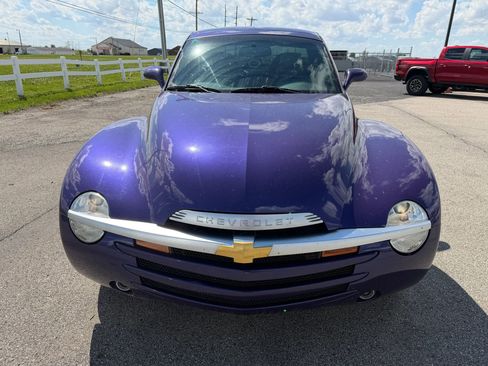 Used 2004 Chevrolet SSR w/ Preferred Equipment Group image 5