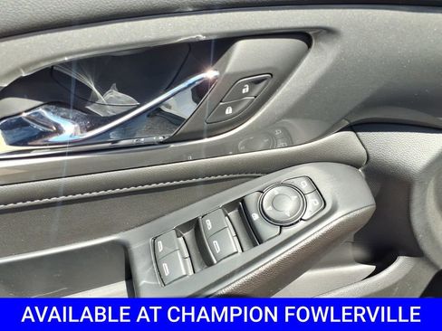 Used 2023 Chevrolet Traverse LT FWD image 15