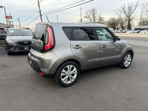 Used 2014 Kia Soul + image 8