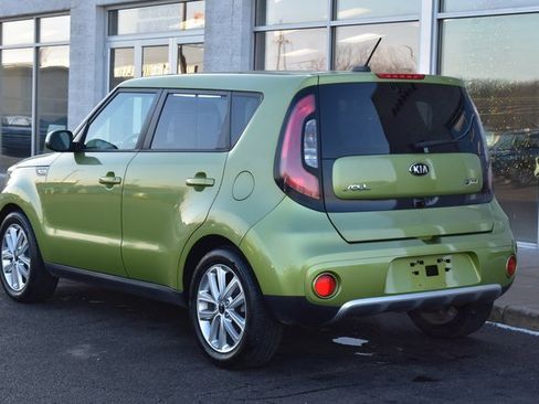 Used 2017 Kia Soul + image 4