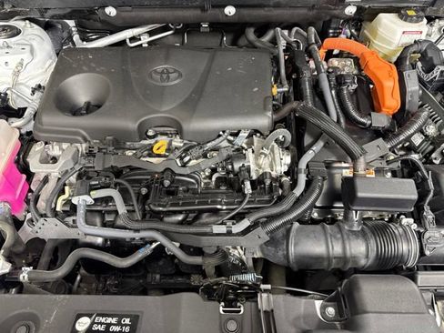 Used 2023 Toyota RAV4 LE AWD/4WD image 9