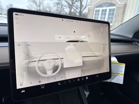 Used 2023 Tesla Model 3 Standard Range image 19