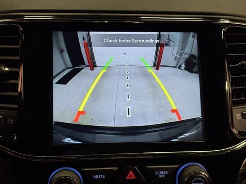 Used 2020 Jeep Grand Cherokee Altitude AWD/4WD image 28